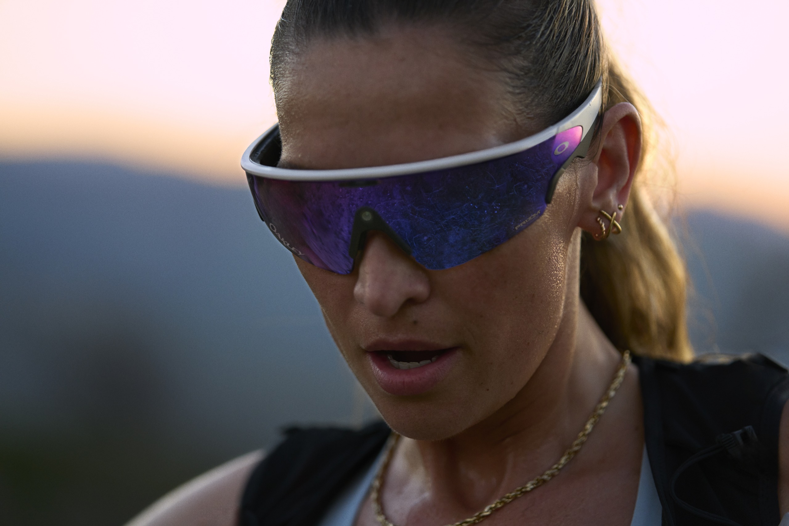 Oakley Meta — Running close portrait